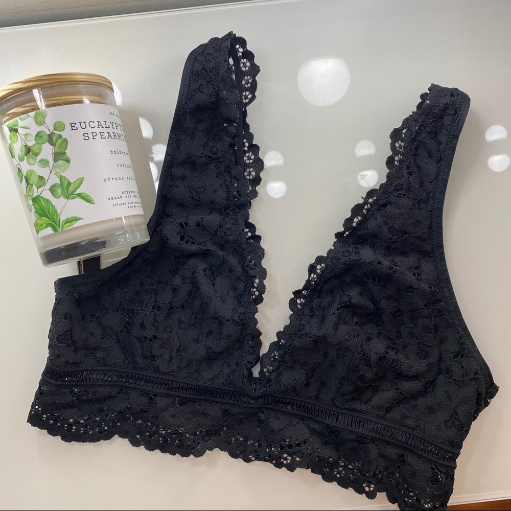 EUC Victoria’s Secret Bralette black lace Size Medium women’s